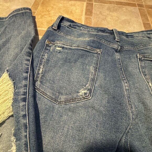 Judy Blue Straight Fit Jeans Distressed Medium Wash Stretch Size 13/31 - Picture 14 of 15